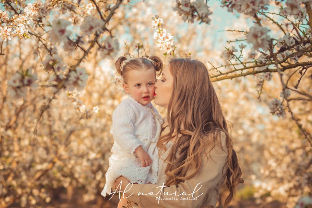 madre e hija en fotografía al natural