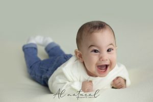 sesion-de-fotos-familiares-en-estudio-al-natural-en-sevilla