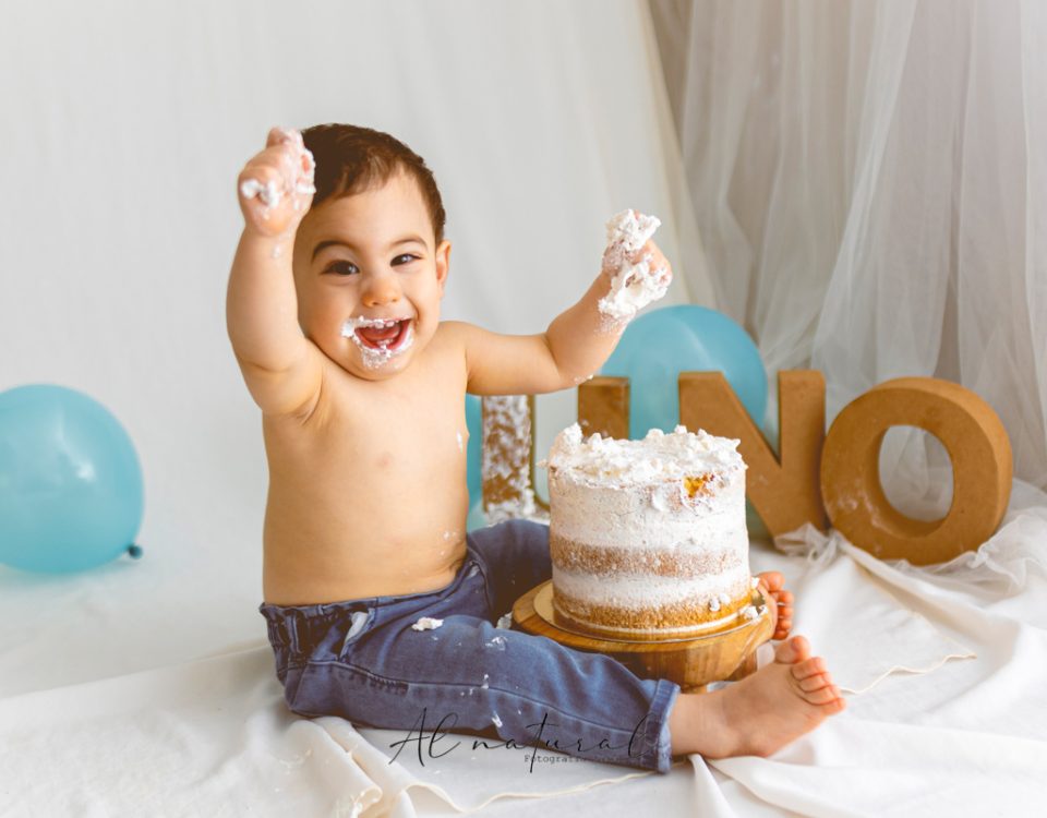 fotografias-de-cake-smash-al-natural-en-sevilla
