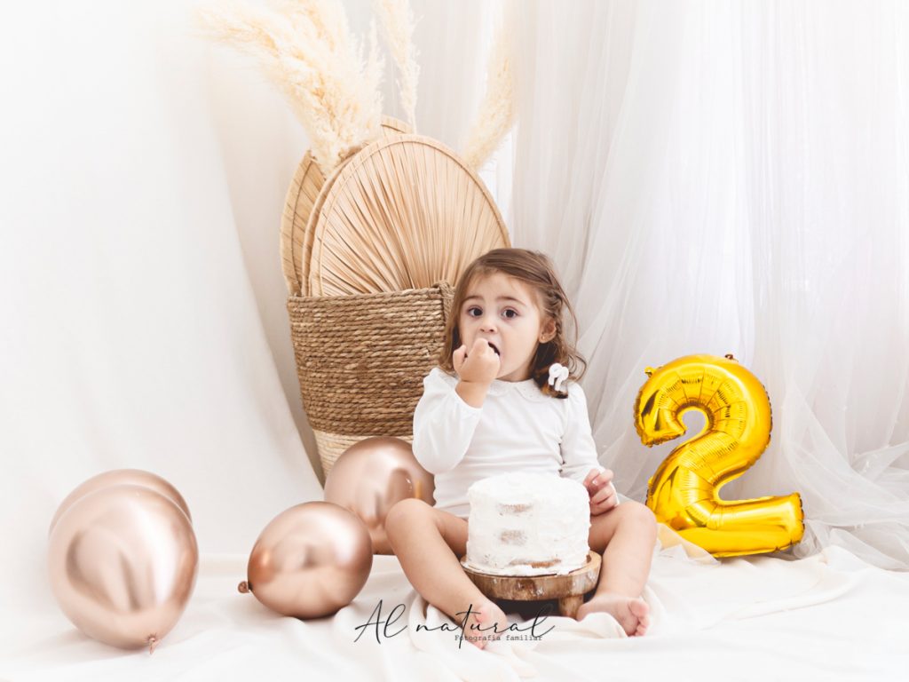 sesion-de-fotos-cake-smash-de-dos-anos-en-sevilla